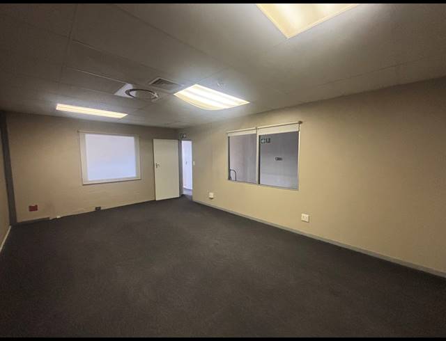 462M² WAREHOUSE TO LET IN AIRPORT INDUSTRIA